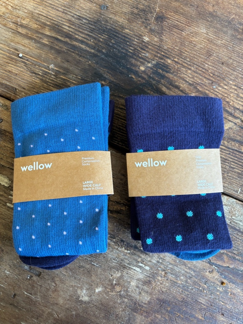 Wellow Men's Dot Crew Blue & Navy Wide Calf  Compression Socks